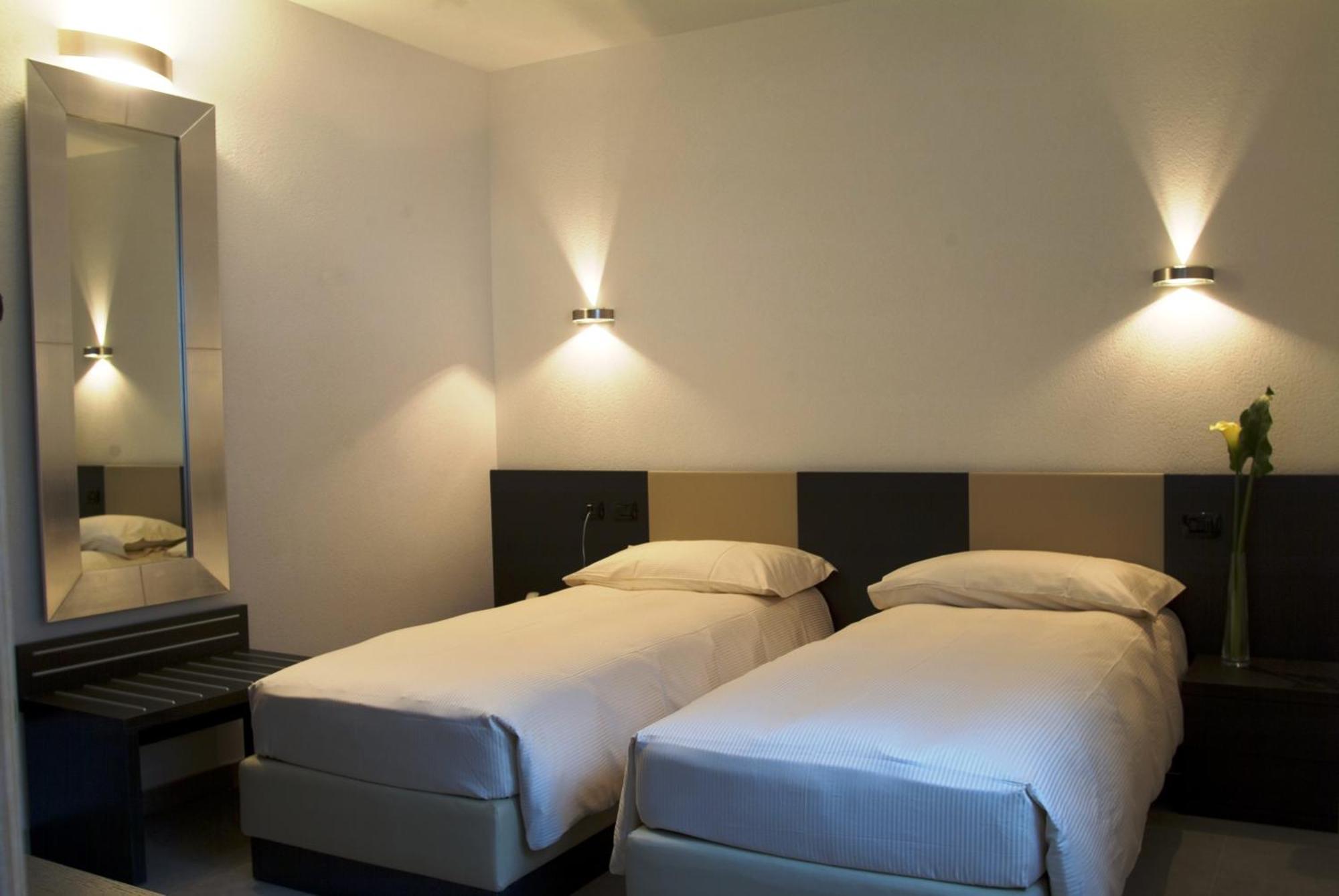 Hotel San Lorenzo 基亚文纳 外观 照片